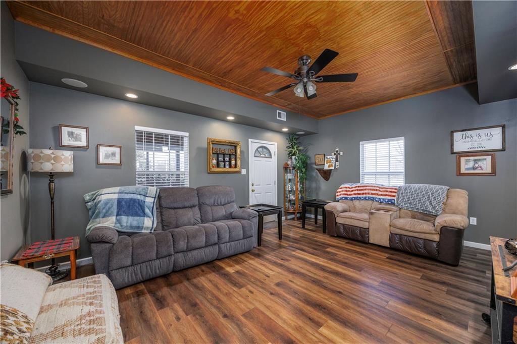305 S Okmulgee Street — photo 10