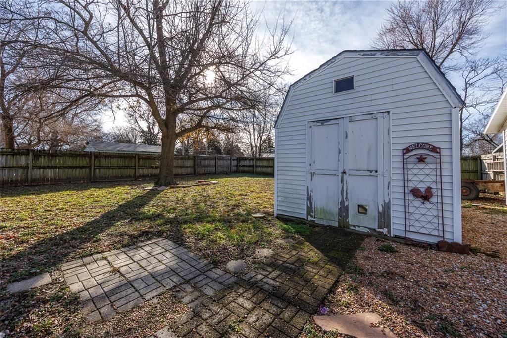 305 S Okmulgee Street — photo 30