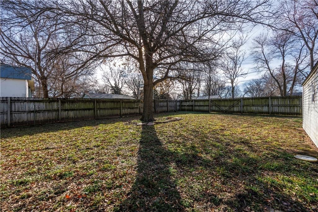 305 S Okmulgee Street — photo 31