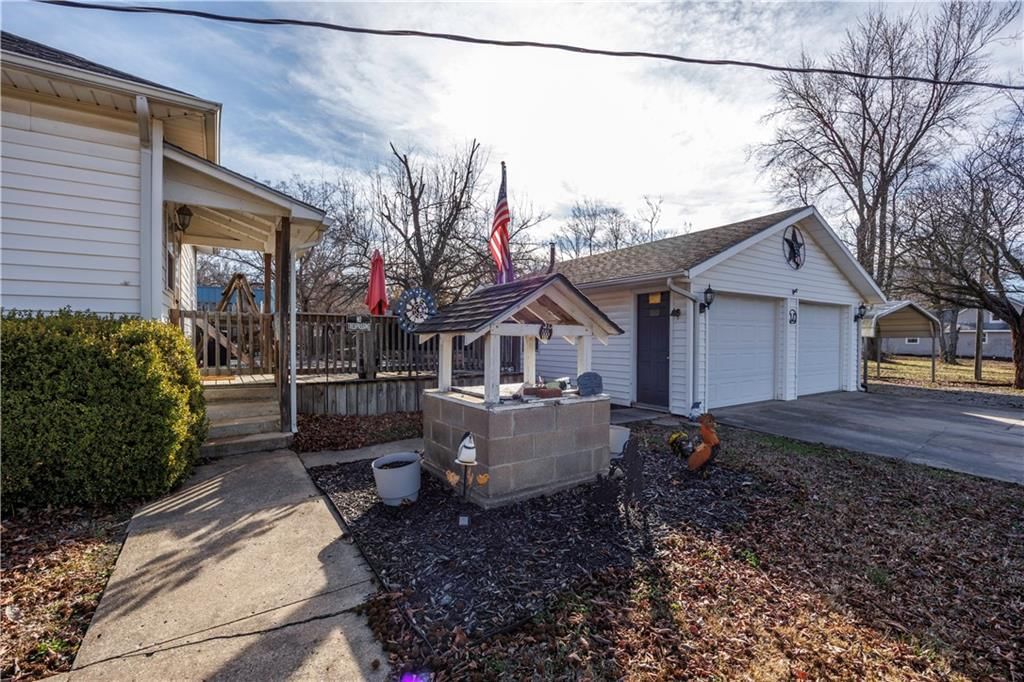305 S Okmulgee Street — photo 32