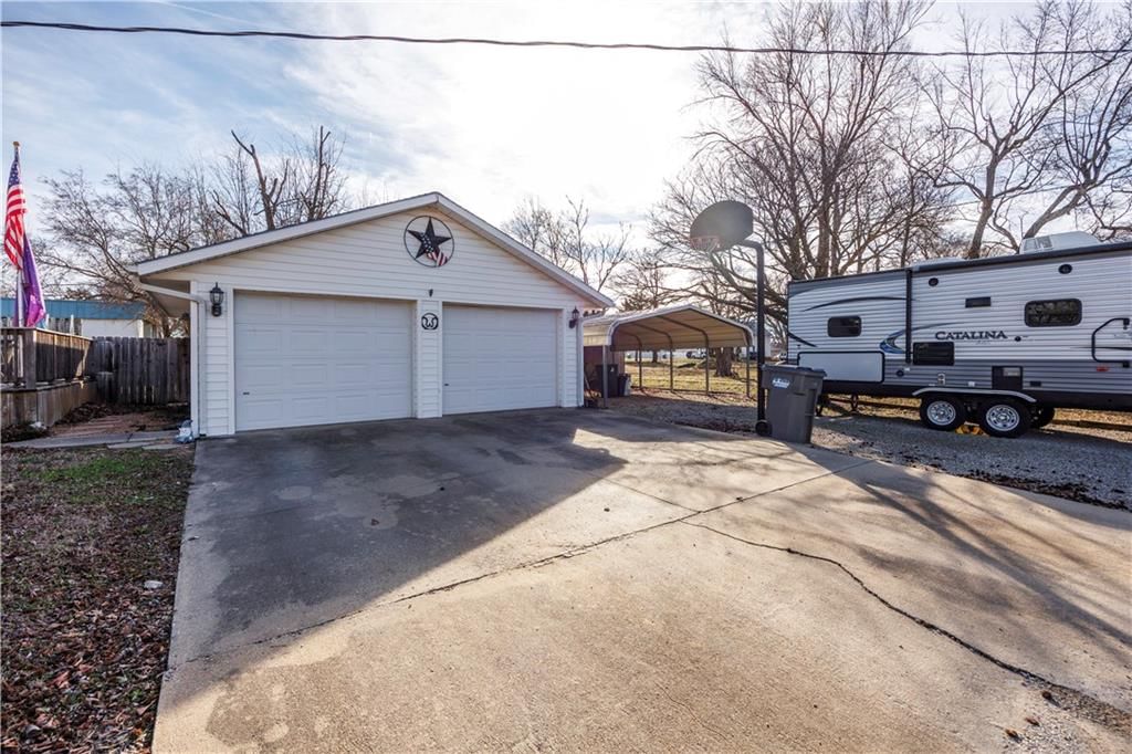 305 S Okmulgee Street — photo 33