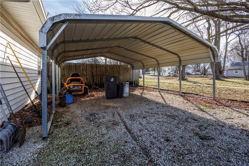305 S Okmulgee Street — photo 36