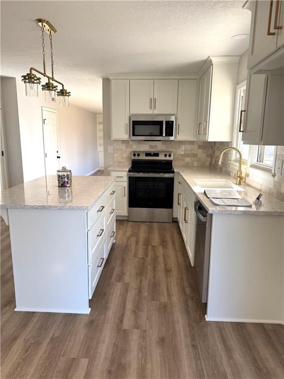 1001 Clinton Street — photo 3