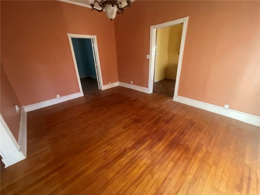 724 E Clinton Street — photo 2