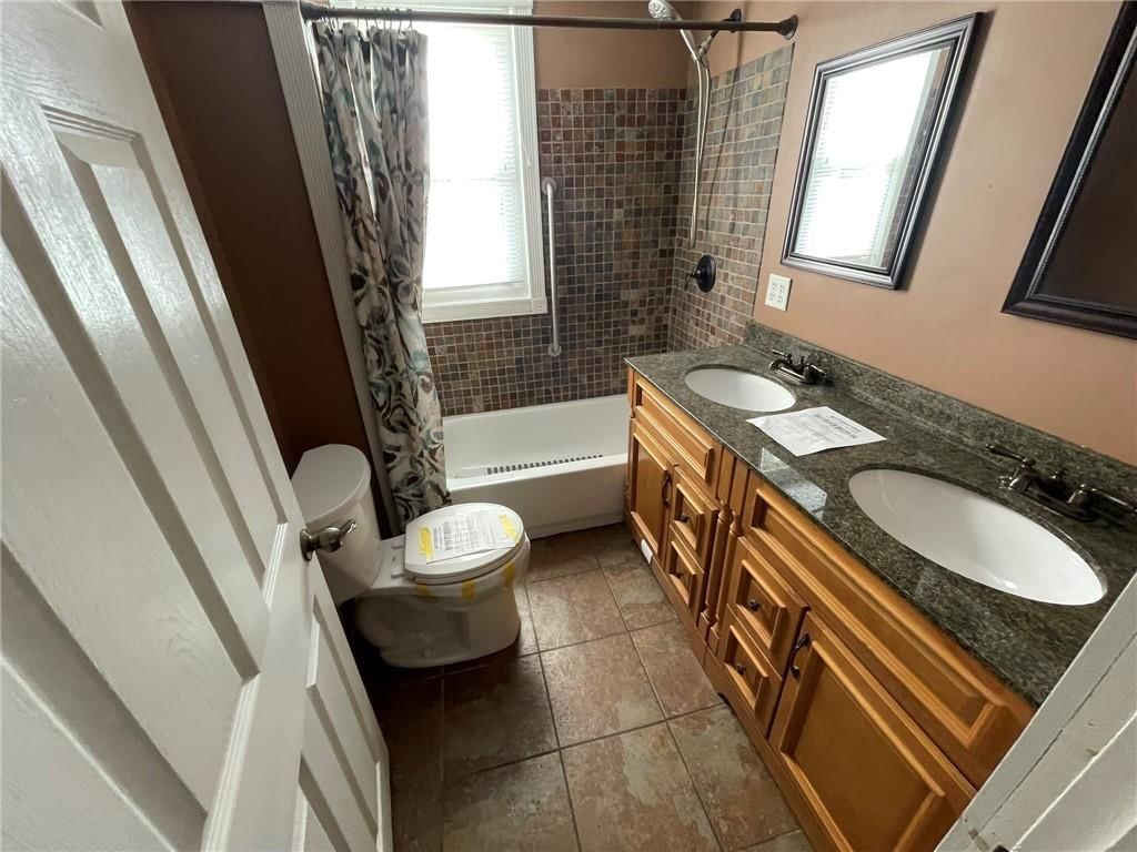 724 E Clinton Street — photo 4