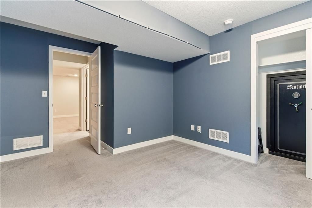 8913 SW 8th Street — photo 33