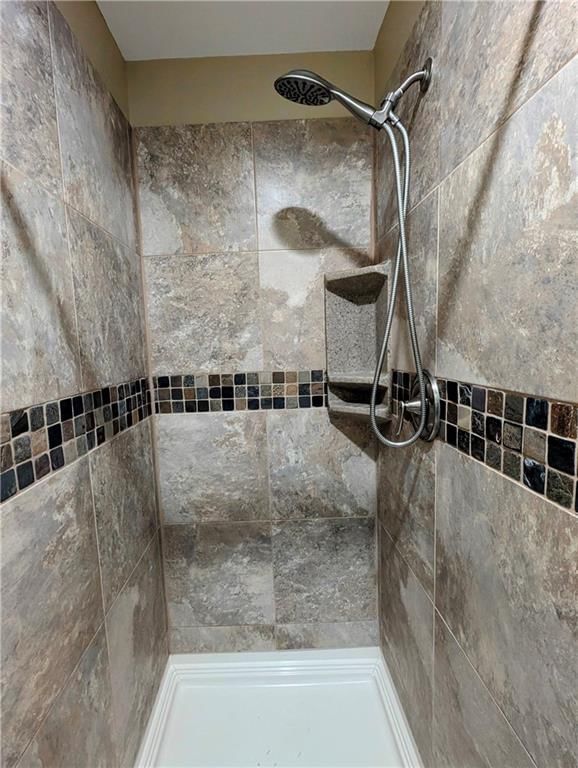 8113 N Serene Avenue — photo 33