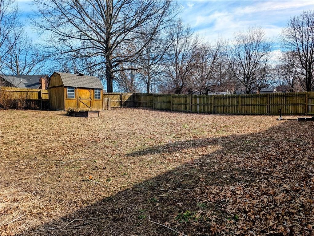 8113 N Serene Avenue — photo 48