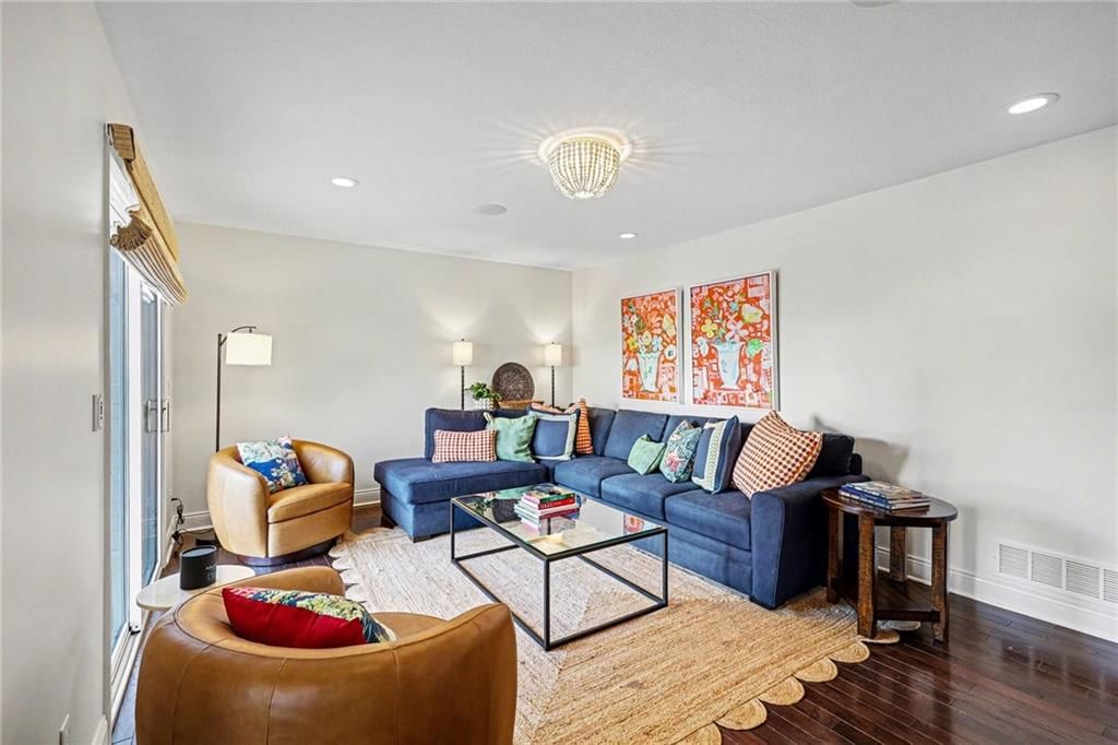 410 W 130th Terrace — photo 10