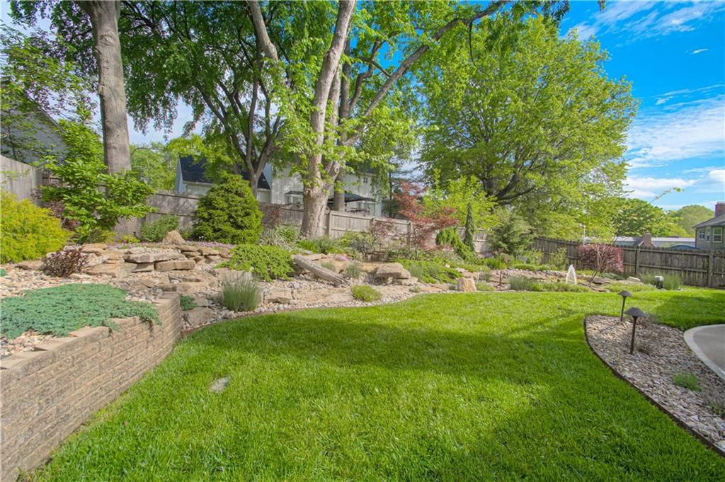 410 W 130th Terrace — photo 47