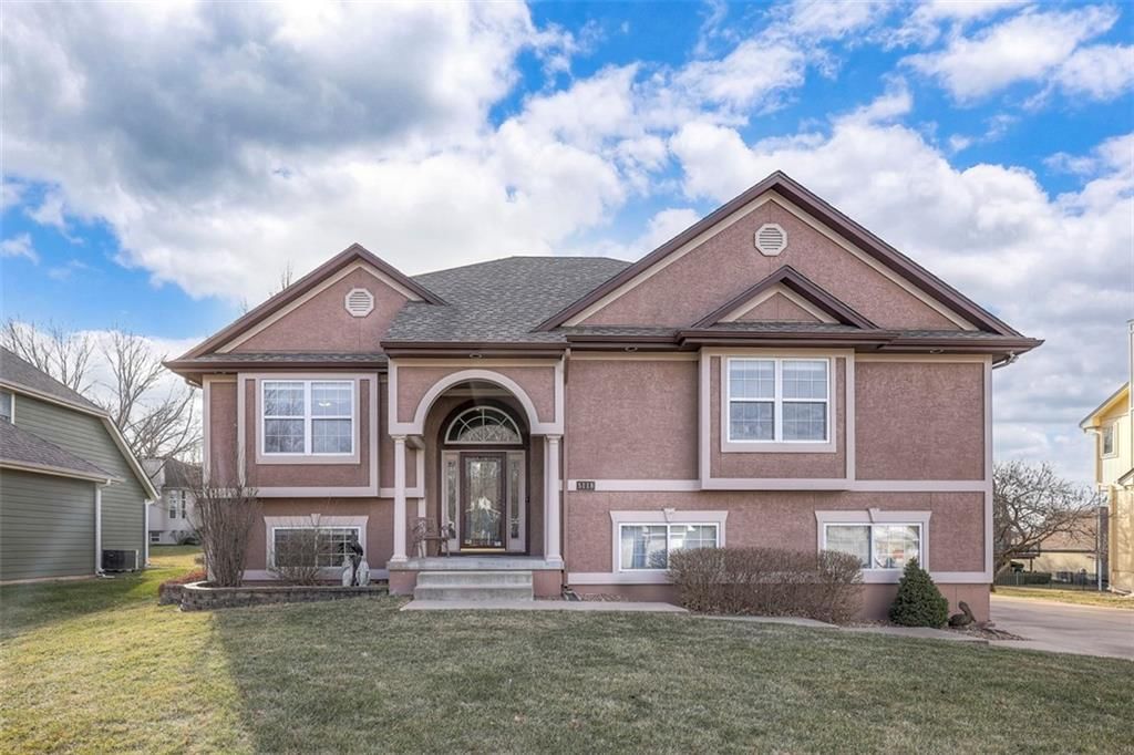 5118 SW Pelican Point, Lee's Summit, MO