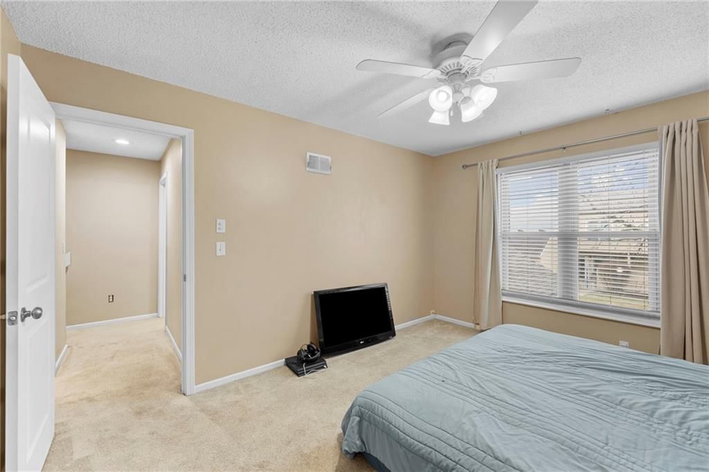 729 E 121 Terrace — photo 14