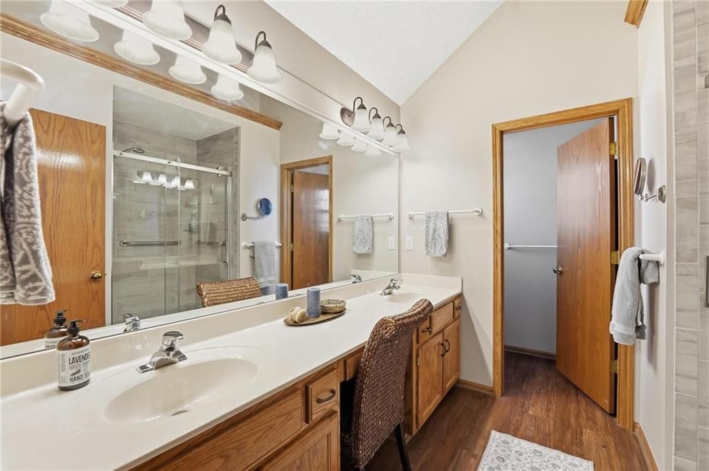 1403 Red Bud Avenue — photo 29