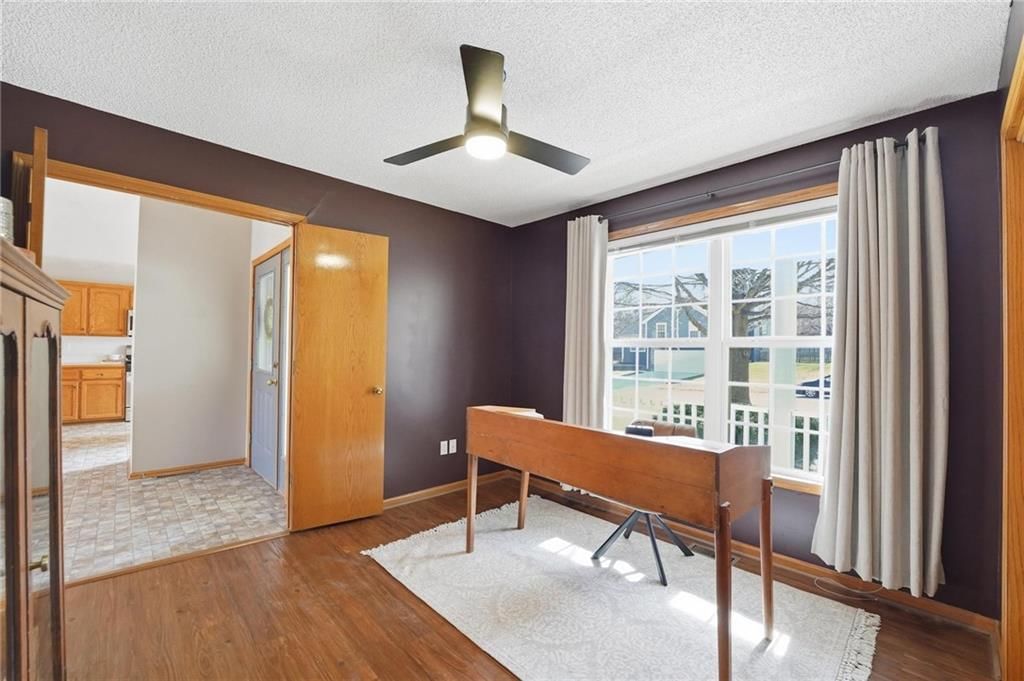 1403 Red Bud Avenue — photo 32