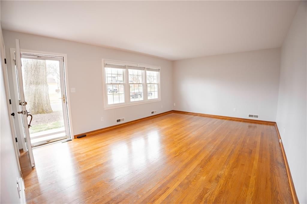 10241 Woodson Drive — photo 2