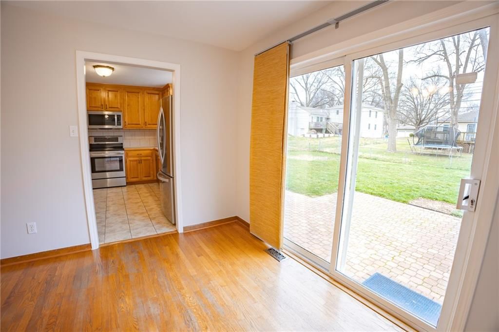 10241 Woodson Drive — photo 12