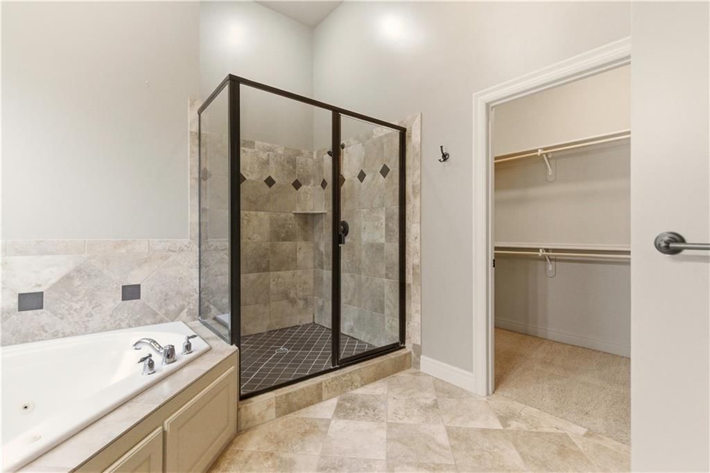 1559 Brompton Lane — photo 30