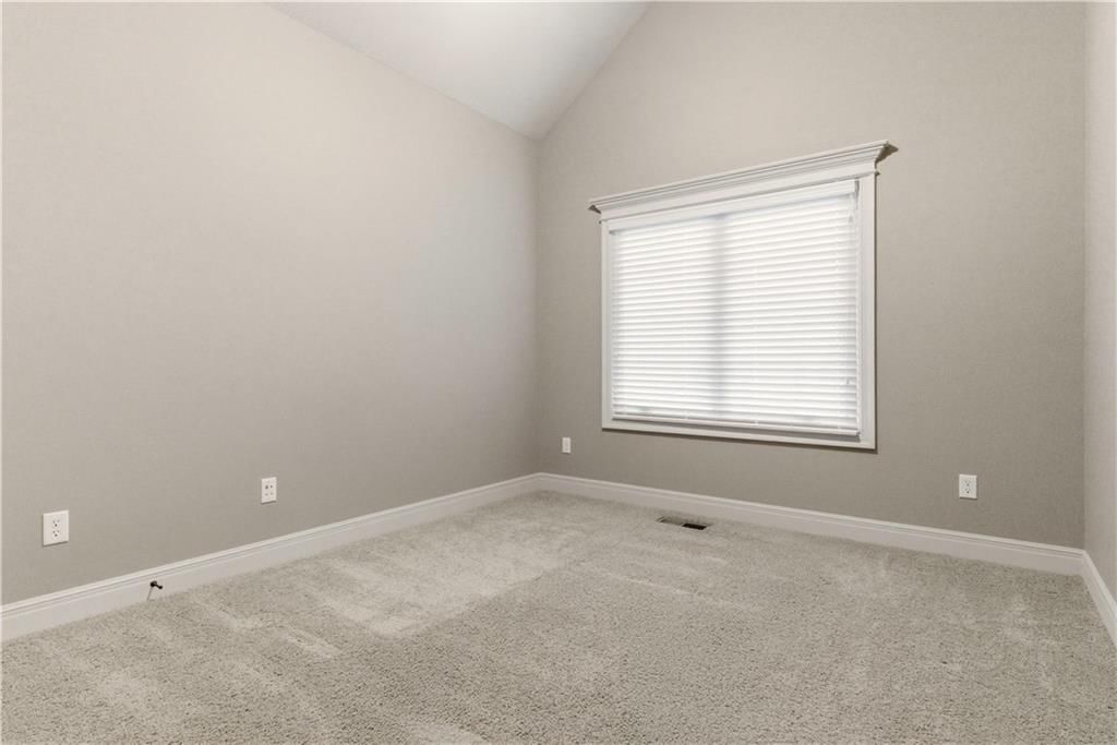 1559 Brompton Lane — photo 34