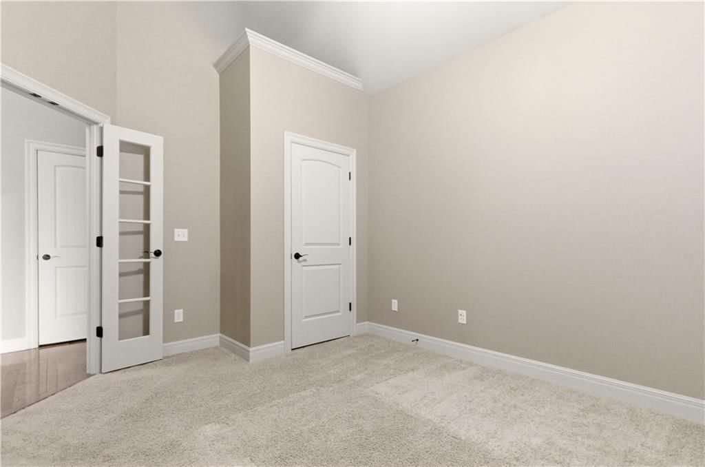 1559 Brompton Lane — photo 35