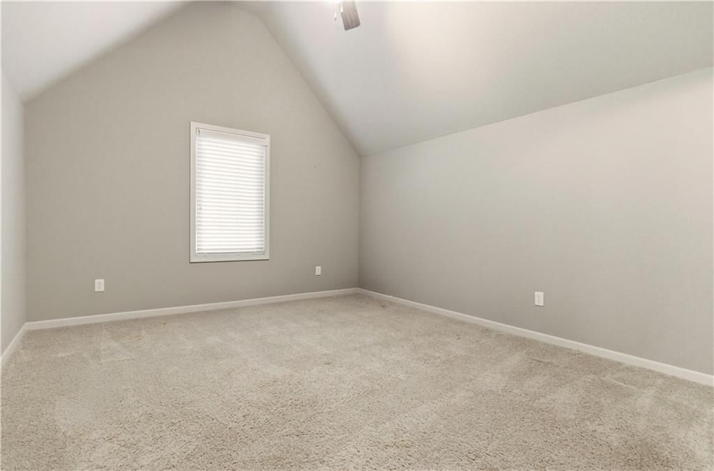 1559 Brompton Lane — photo 41