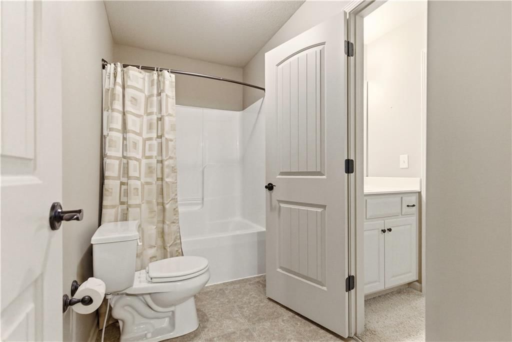 1559 Brompton Lane — photo 44