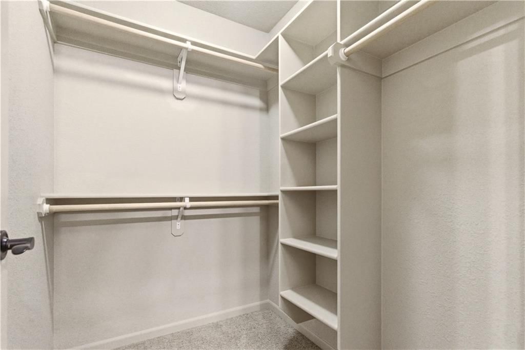 1559 Brompton Lane — photo 48