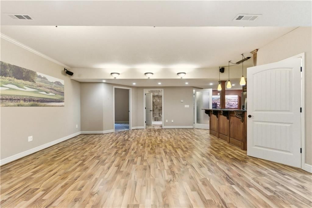 1559 Brompton Lane — photo 58