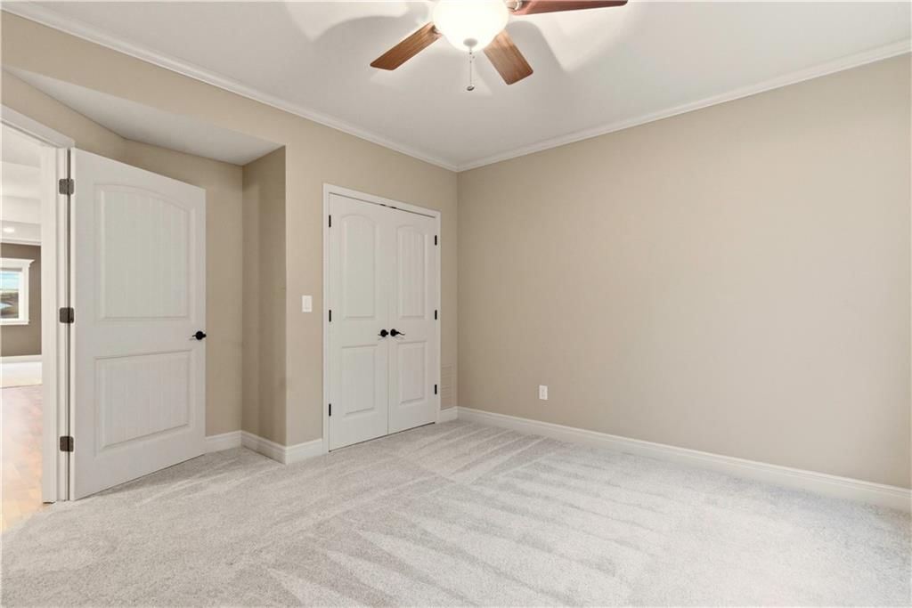 1559 Brompton Lane — photo 64