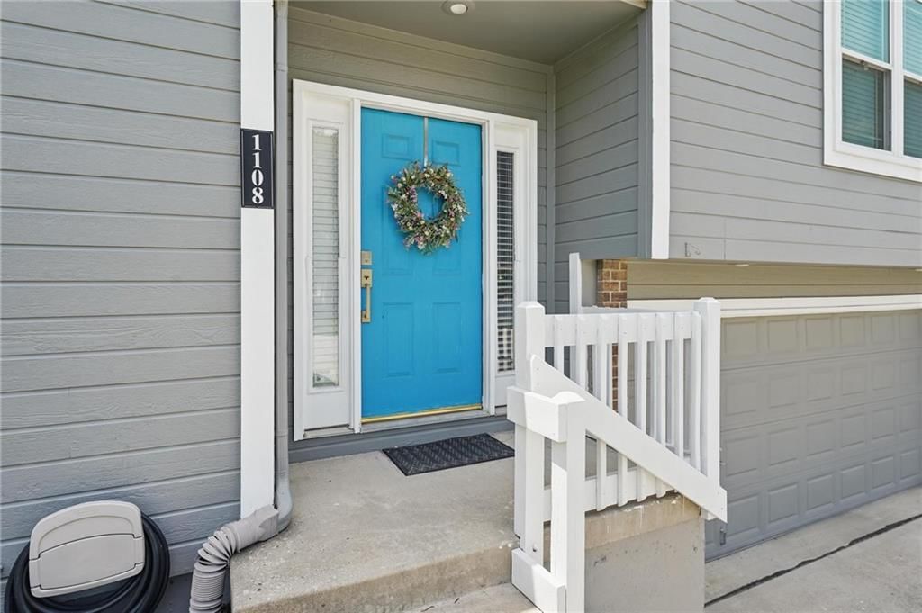 1108 NE Woodbury Court — photo 2