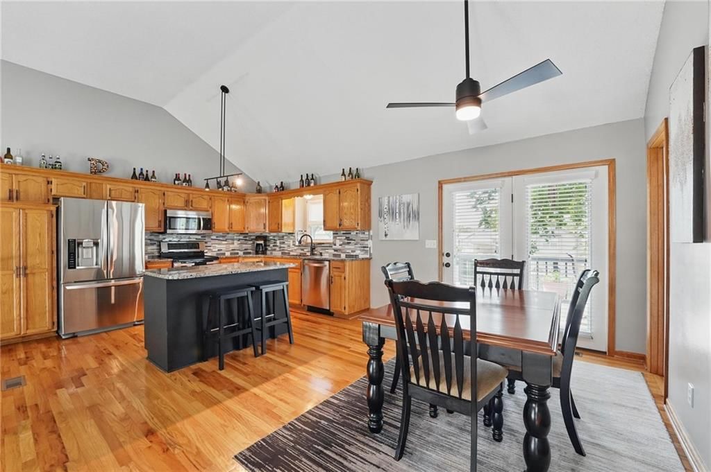 1108 NE Woodbury Court — photo 7