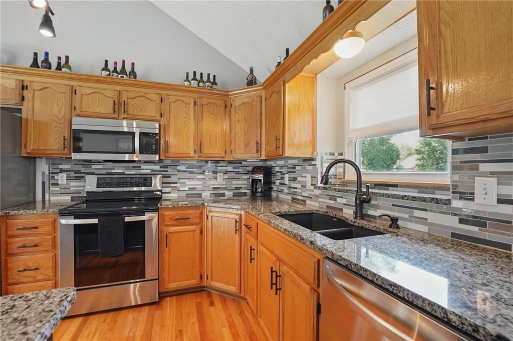 1108 NE Woodbury Court — photo 9