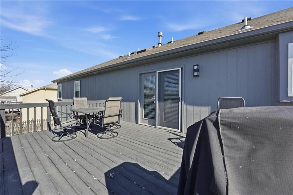 1108 NE Woodbury Court — photo 28