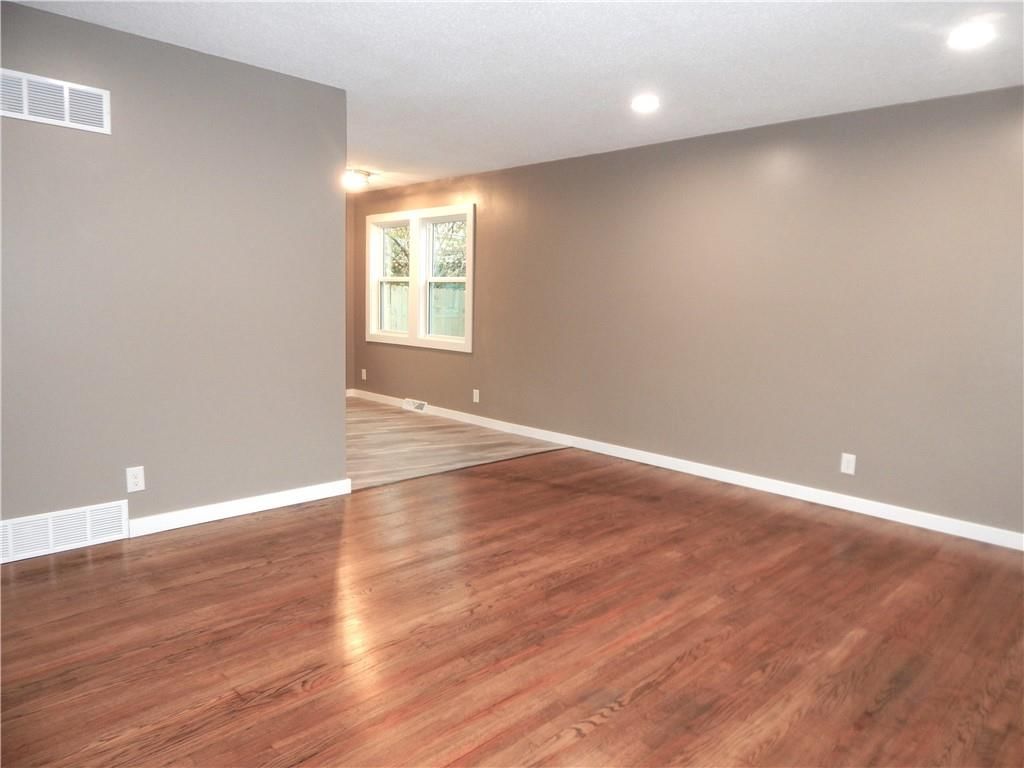 5820 NE 60th Street — photo 4