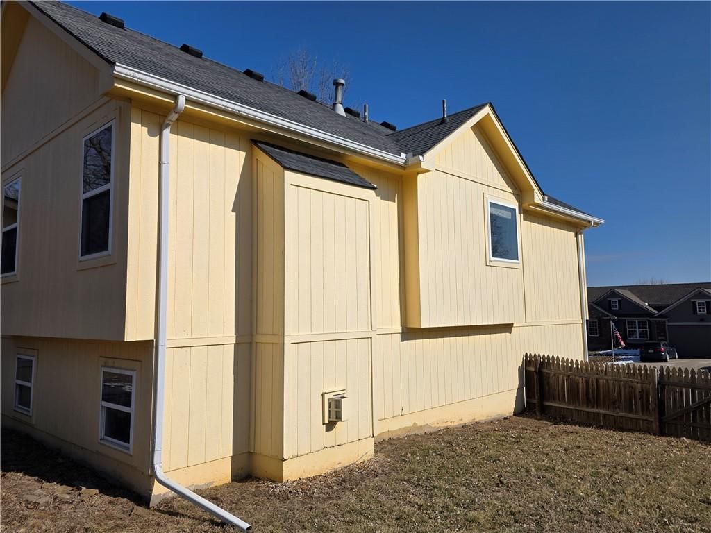 1309 Russell Road — photo 2