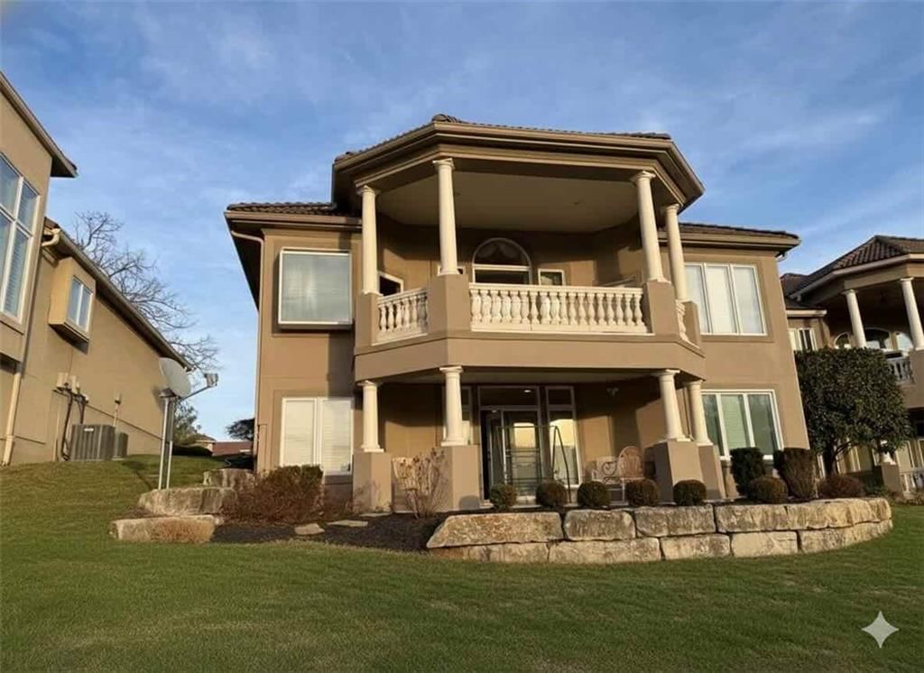 4602 NE Dick Howser Circle — photo 2