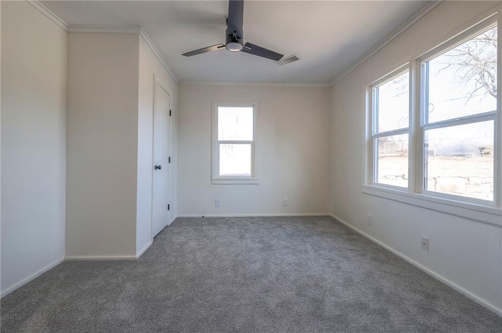 107 S Claremont Avenue — photo 23