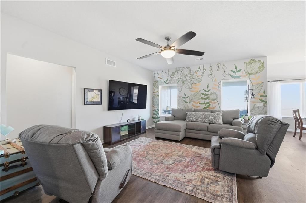 1600 Maci Street — photo 11