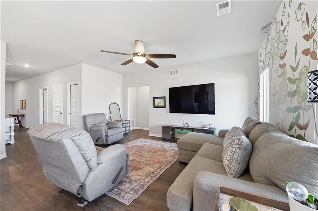 1600 Maci Street — photo 12