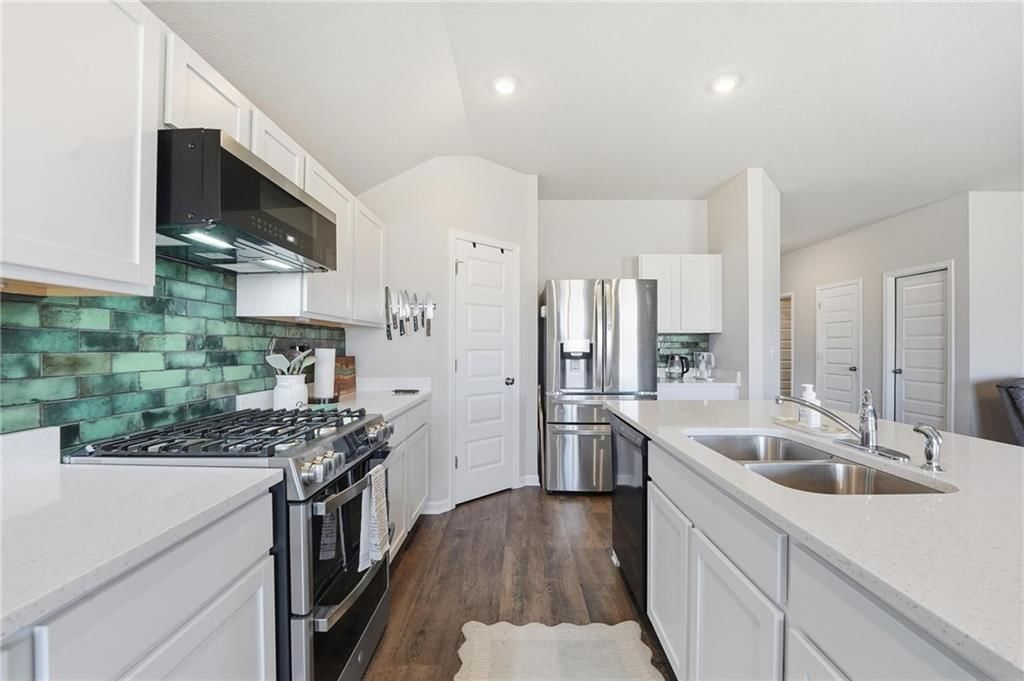 1600 Maci Street — photo 13
