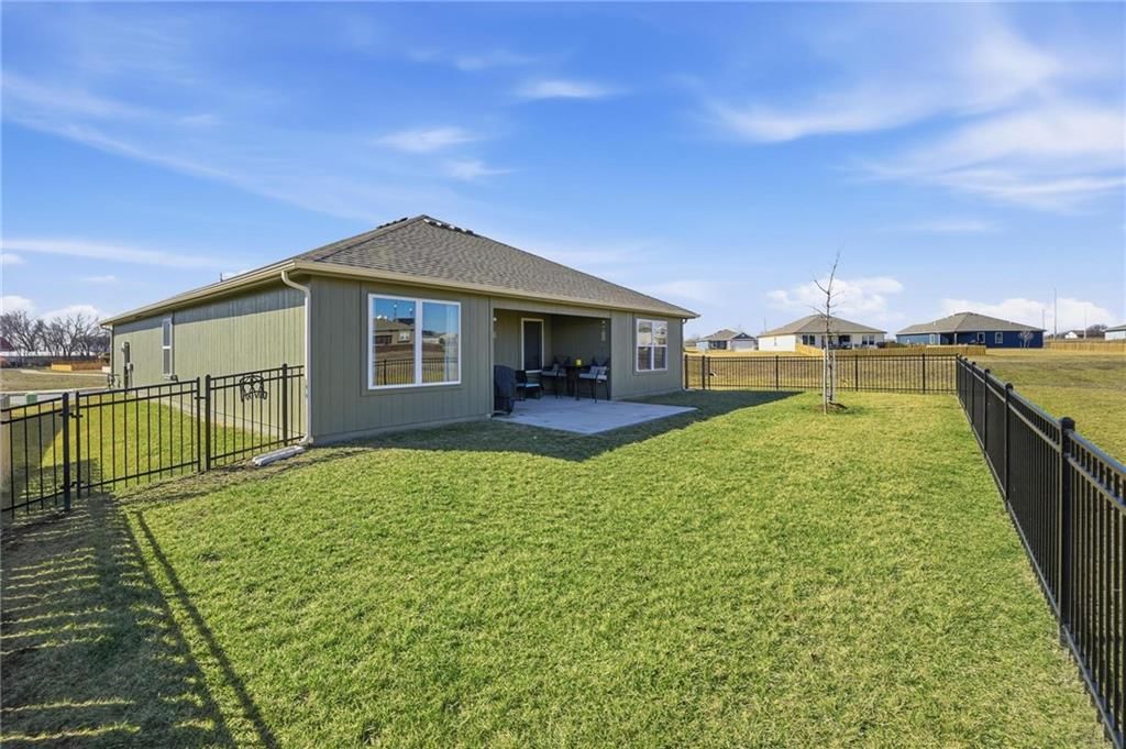 1600 Maci Street — photo 30
