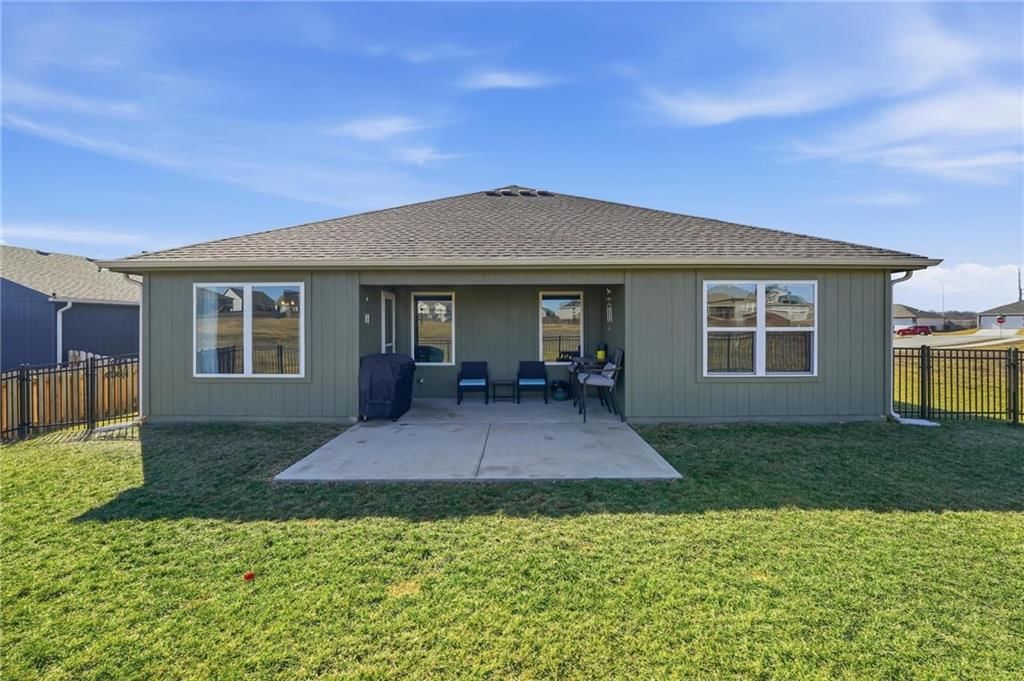 1600 Maci Street — photo 31
