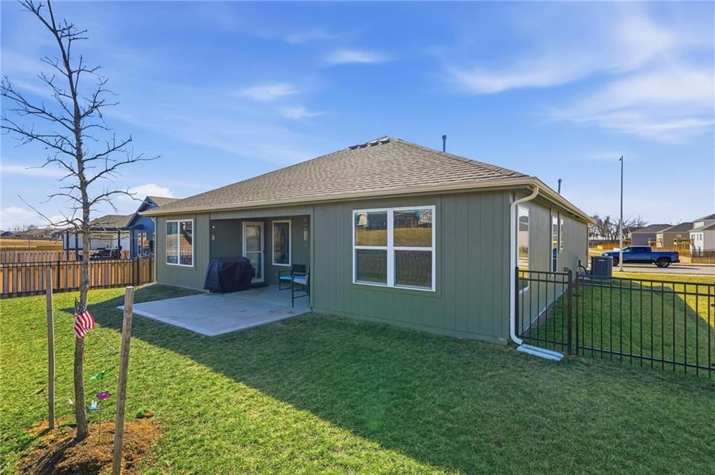 1600 Maci Street — photo 32