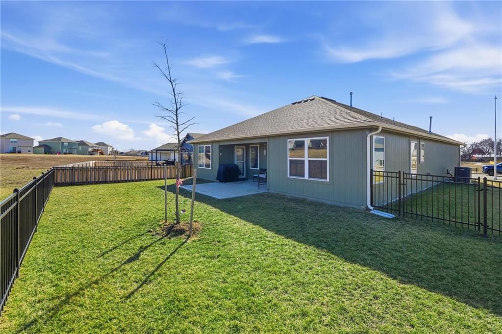 1600 Maci Street — photo 33