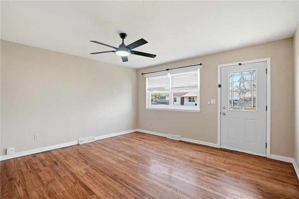 1040 S Cottonwood Street — photo 5