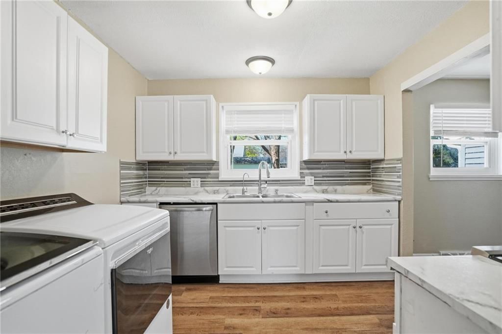 1040 S Cottonwood Street — photo 10
