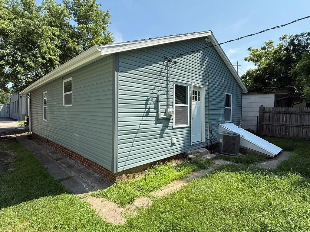910 W Valley Street — photo 4