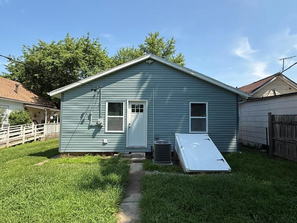 910 W Valley Street — photo 5