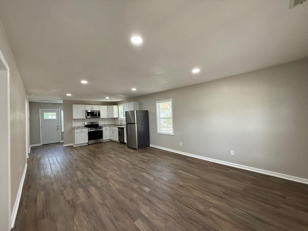 910 W Valley Street — photo 6