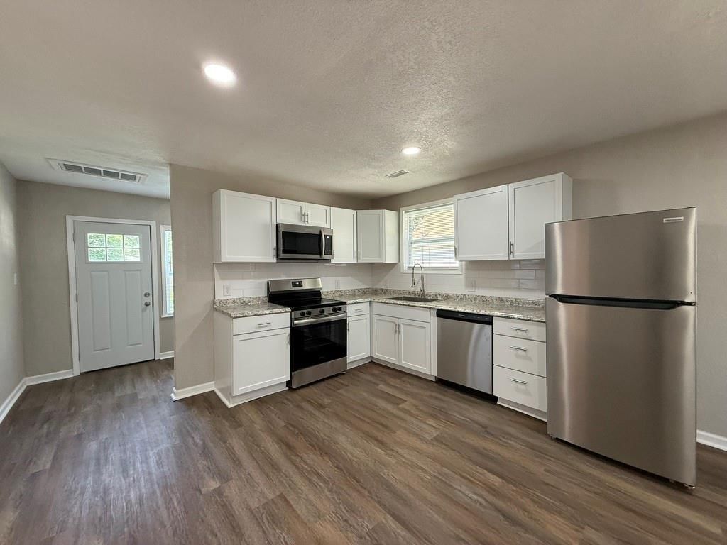 910 W Valley Street — photo 9