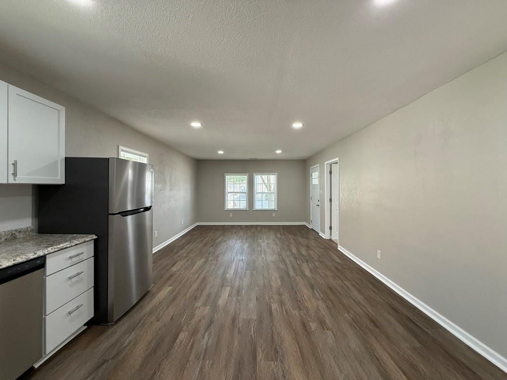910 W Valley Street — photo 11